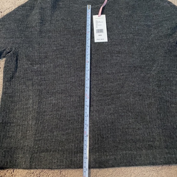 Women’s Vineyard Vines zip shoulder sweater - Picture 9 of 9
